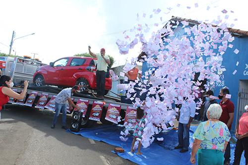 ACIAT realiza sorteio e premia aparecidense com um Fiat Mobi 0km