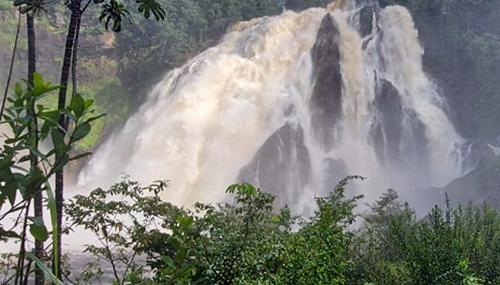 Corpo de Bombeiros realiza terceiro dia de busca por aparecidense que caiu de cachoeira no Pará