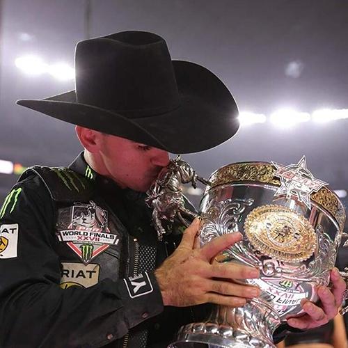Cowboy sul-mato-grossense campeão mundial ganha biografia
