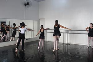 Escola de Dança Estúdio de Artes Manoela Jasques está em novo endereço
