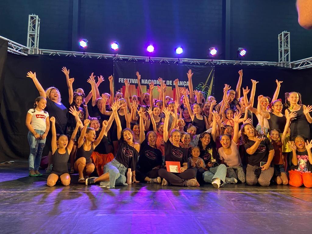 Escola de Dança Estúdio de Artes Manoela Jasques é premiada durante festival em Ilha Solteira